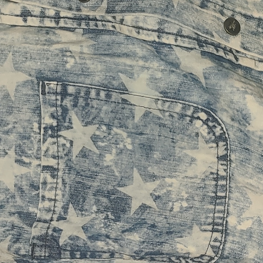 Rock & Republic patriotic chambray top 1x - Picture 2 of 4